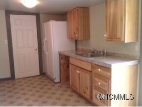 Updated & bright kitchen