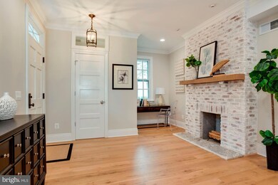 1237 31st St NW, Washington, DC 20007 - photo 3