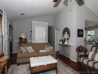 1904 W Phoenix Place, Broken Arrow, OK 74011 - photo 5