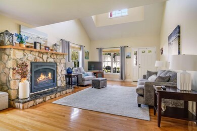 7 Arbor Cir, Litchfield, NH 03052 - photo 5