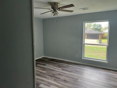 6815 SW Bainbridge Ave, Lawton, OK 73505 - photo 5