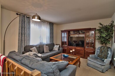 558 Catskill Dr, Effort, PA 18330 - photo 7