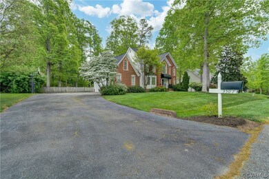 View of front facade with a front lawn
