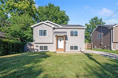 1905 E 25th St, Des Moines, IA 50317 - photo 2