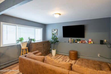 24-Unit 4 Living Room_ELI08586-HDR-Edit