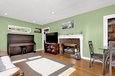 362 W Gray Rd Gray ME 04039-large-005-01