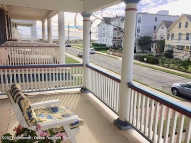 11 Bath_Upstairs Porch
