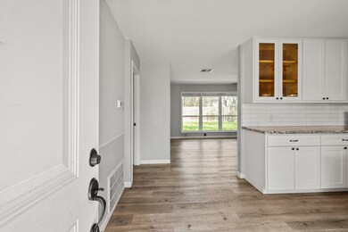 11315 Caribbean Ln, Houston, TX 77089 - photo 3