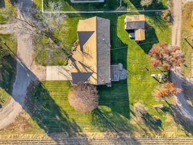 16 Walnut St, Riverdale, NE 68870 - photo 5