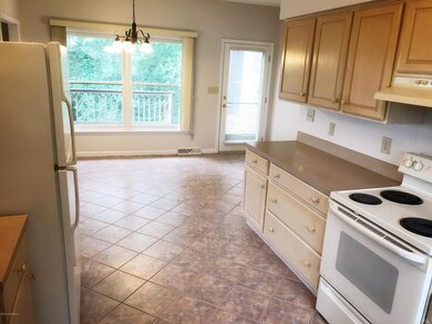 10110 Patience Ln, Louisville, KY 40291 - photo 2