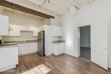 511 S Meyer-14