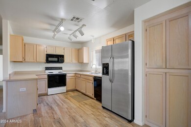 005_Kitchen