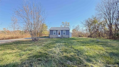 13810 9 Mile Rd, South Lyon, MI 48178 - photo 4