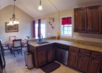 211 S Beckingham Dr, Brunswick, GA 31525 - photo 6