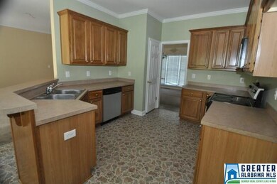 4823 Vernon Pkwy, Birmingham, AL 35235 - photo 3