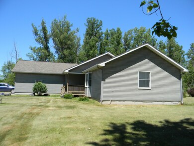 3828 S Tuttle