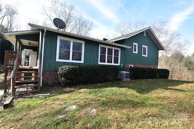 119 Pleasant Hill Cir, Waynesville, NC 28786 - photo 4