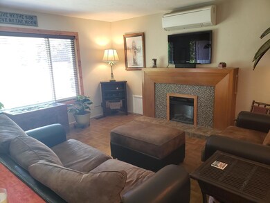 1402 NW Hawthorne Ave, Grants Pass, OR 97526 - photo 3