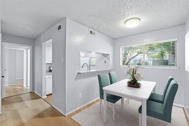 4211 Holland Ave unit 105, Dallas, TX 75219 - photo 3