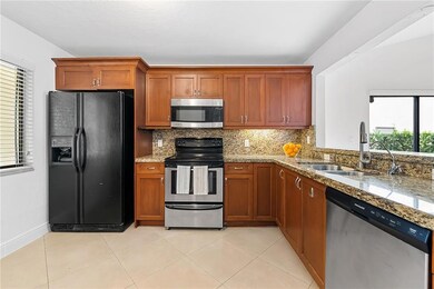 16159 Laurel Dr unit 29, Weston, FL 33326 - photo 4