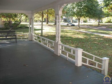 224 SW Woodlawn Ave, Topeka, KS 66606 - photo 2