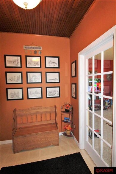 1000 N State St, New Ulm, MN 56073 - photo 2