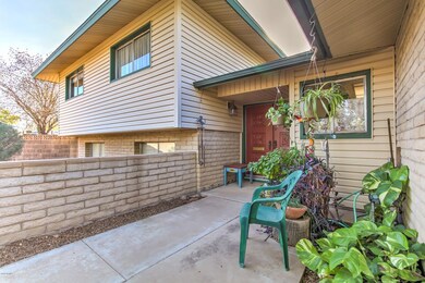 1327 E Carter Dr-7