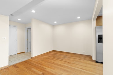 1723 Wildberry Dr unit C, Glenview, IL 60025 - photo 5