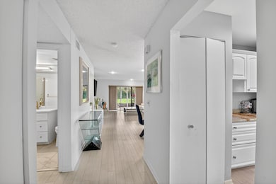 8 Stratford Dr E unit C, Boynton Beach, FL 33436 - photo 3