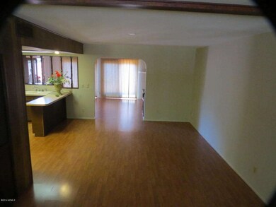 Dining looking towards Kitch & Fam Rm