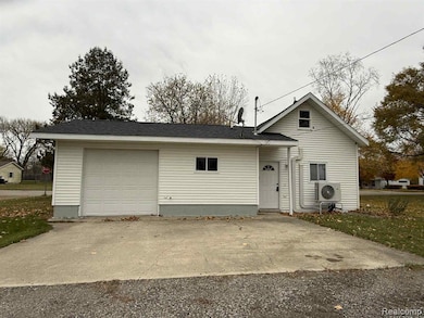 508 N Silver St, Bad Axe, MI 48413 - photo 3