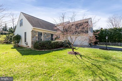 8207 Labbe Ln, Vienna, VA 22182 - photo 2