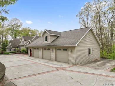 3-Car Garage