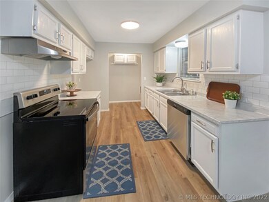 514 S Cedar Place, Tahlequah, OK 74464 - photo 2