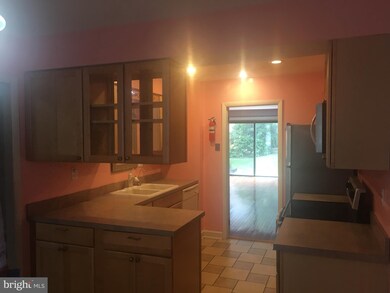 989 Putnam Blvd unit 80, Wallingford, PA 19086 - photo 3