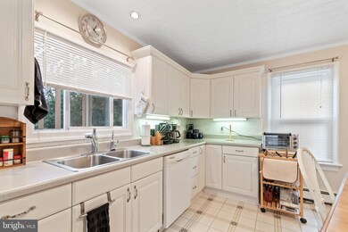 8 Broad St, Stockton, NJ 08559 - photo 5