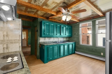 625 Gaskill St, Blackstone, MA 01504 - photo 4