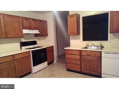 2124 Yorktown S, Norristown, PA 19403 - photo 4