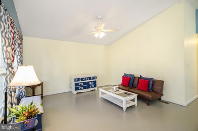 1383 Holly Vista Dr, Colonial Beach, VA 22443 - photo 5