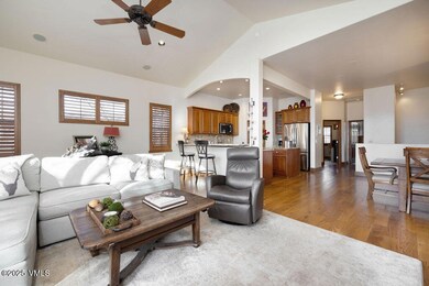 2504_50_andover_tr_interior_living_c