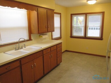Kitchen with Eat-In Area
