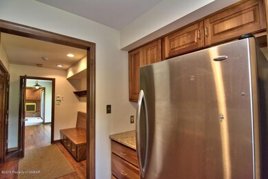 Butler Pantry View 4