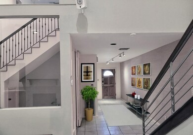 1748 S Gessner Rd, Houston, TX 77063 - photo 3