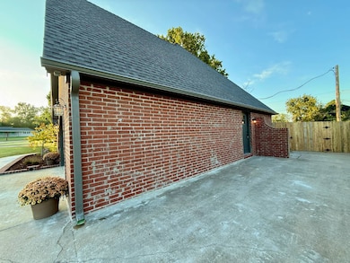 1533 Red Bud Ln, McAlester, OK 74501 - photo 2