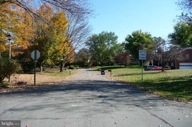 700 W Country Club Dr, Purcellville, VA 20132 - photo 4