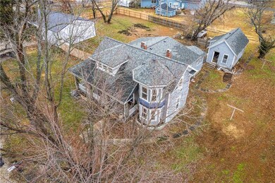 11 Michigan St, Oswego, KS 67356 - photo 2