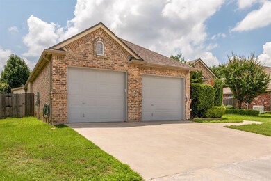 9116 Trail Wood Dr, North Richland Hills, TX 76182 - photo 3