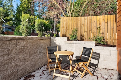 12002 20th St NE unit 3, Seattle, WA 98125 - photo 2