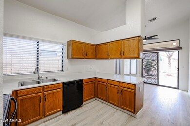 33 E Caroline Ln, Tempe, AZ 85284 - photo 7