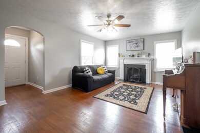 142 S Cherry St, Columbus, IN 47201 - photo 5